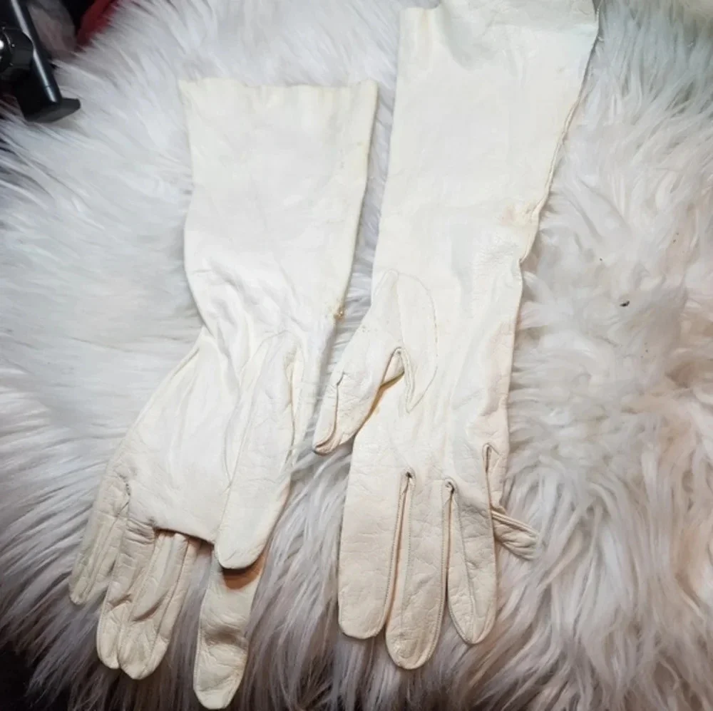 Vintage Debutante White beaded‎ Gloves 7.5